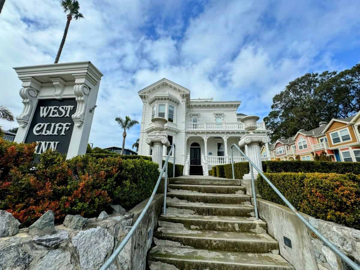 The elegant West Cliff Inn, a stunning white Victorian-style bed and breakfast, sits perched above Santa Cruz’s coastline. Staying in this historic boutique hotel is a must on the list of 21 Things to Do in Santa Cruz.